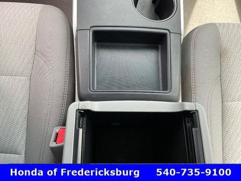Used 2017 Toyota Camry LE FWD image 37