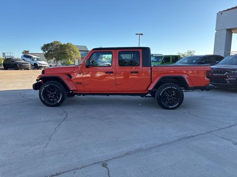 Used 2023 Jeep Gladiator Sport AWD/4WD image 8