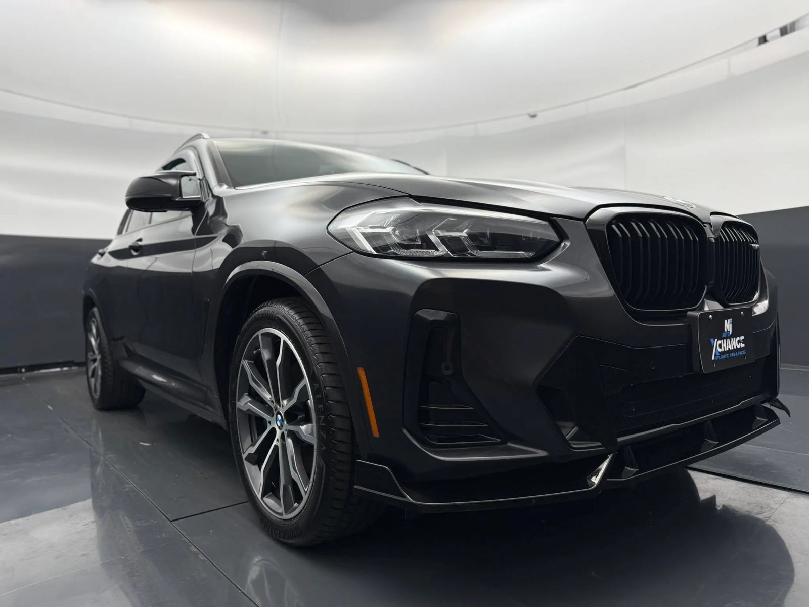Used 2023 BMW X4 M40i AWD/4WD image 1