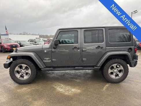 Used 2017 Jeep Wrangler Unlimited Sahara w/ Max Tow Package image 4