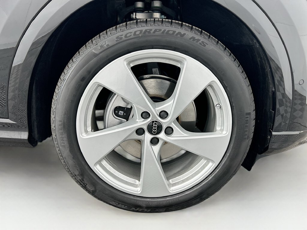 Used 2025 Audi Q5 Prestige AWD/4WD image 31