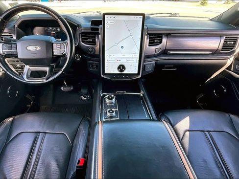 Used 2022 Ford Expedition Platinum AWD/4WD image 16