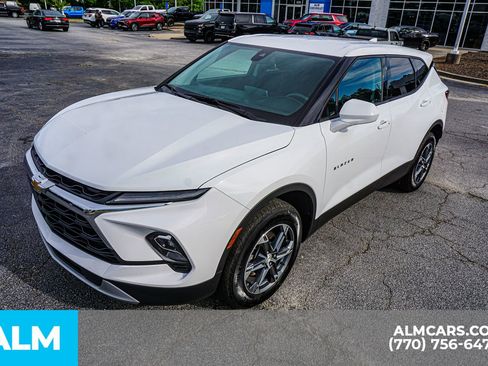 Used 2025 Chevrolet Blazer LT FWD image 19