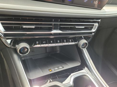 New 2026 Chevrolet Traverse LT FWD image 20