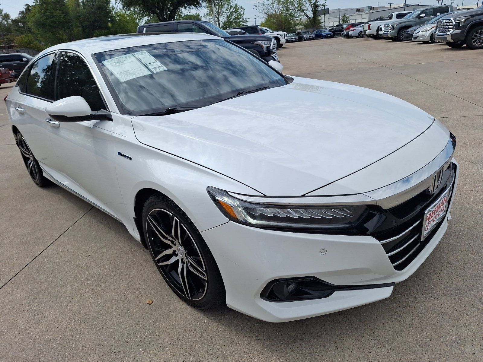 Used 2022 Honda Accord Touring image 8