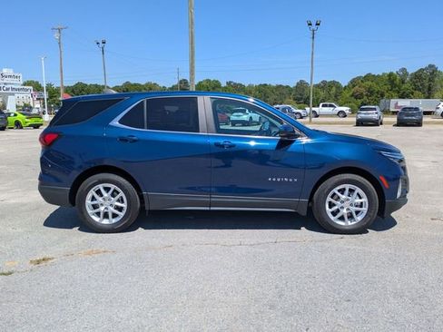 Used 2022 Chevrolet Equinox LT image 2