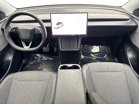 Used 2026 Tesla Model Y 2WD image 47