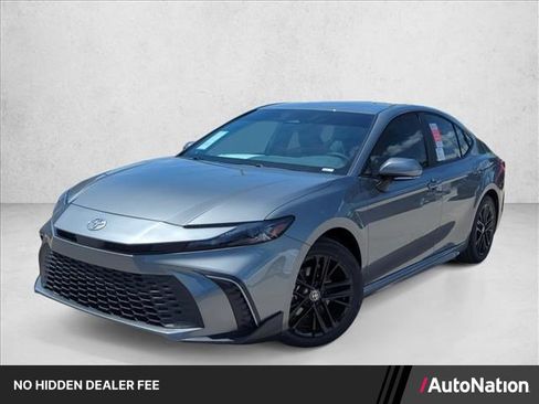 Used 2026 Toyota Camry SE FWD image 1