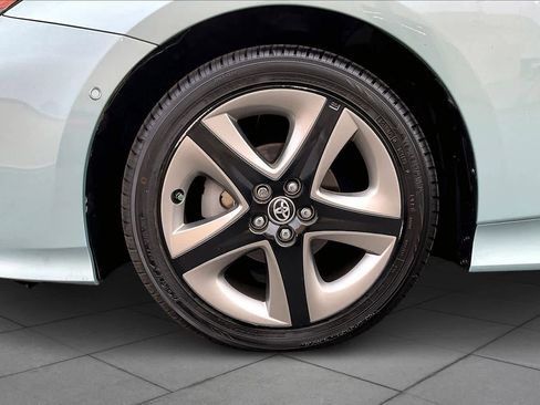 Used 2019 Toyota Prius Limited image 9