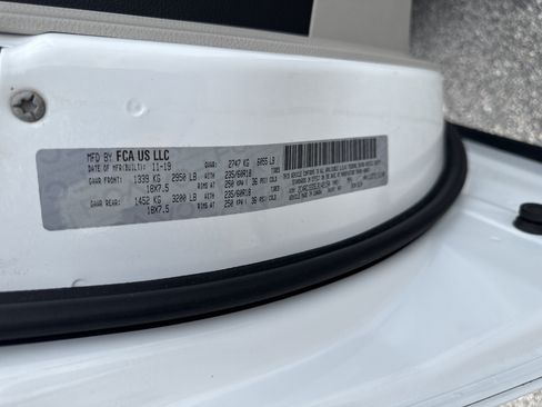 Used 2020 Chrysler Pacifica Touring-L Plus w/ Tire & Wheel Group FWD image 35