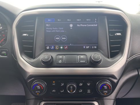 Used 2023 GMC Acadia SLE w/ Driver Convenience Package image 12