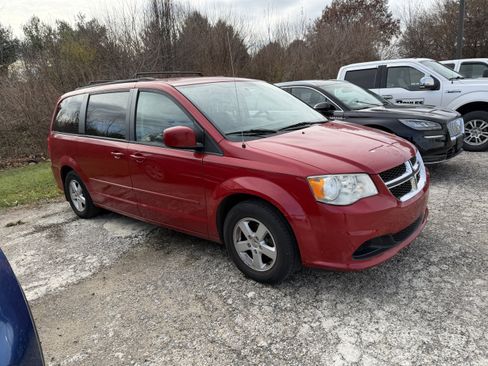 Used 2012 Dodge Grand Caravan SXT image 5