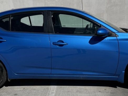 Used 2021 Nissan Sentra SV image 3