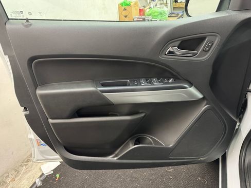 Used 2022 Chevrolet Colorado LT w/ LT Convenience Package image 14