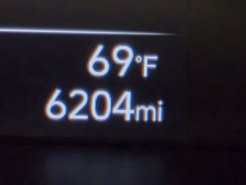 Certified 2025 Hyundai Elantra Sport image 33