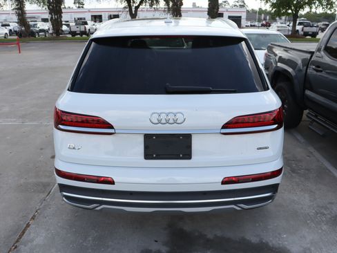 Used 2022 Audi Q7 Premium Plus image 8