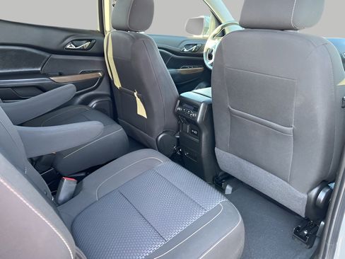 Used 2023 GMC Acadia SLE w/ Driver Convenience Package image 34