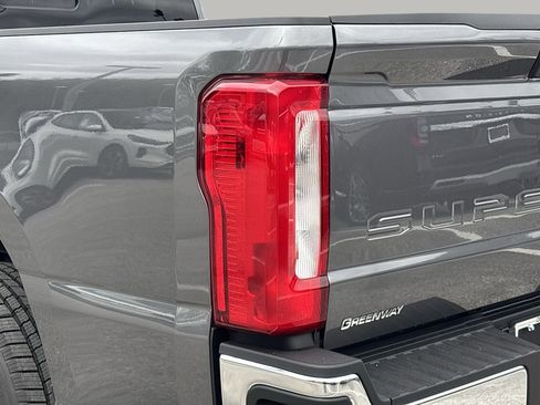 Used 2025 Ford F250 XL w/ XL Chrome Package image 7