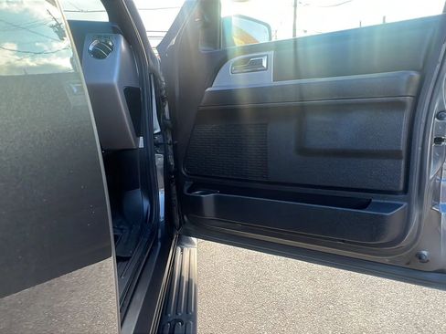 Used 2017 Ford Expedition XLT w/ Equipment Group 202A image 34