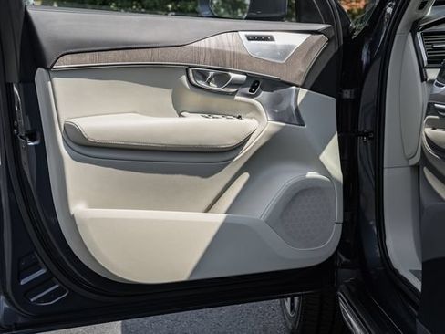 Certified 2023 Volvo XC90 T8 Ultimate w/ Lounge Package AWD/4WD image 36