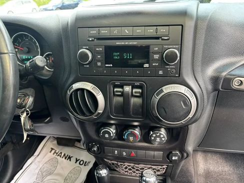 Used 2017 Jeep Wrangler Sport w/ Quick Order Package 24S AWD/4WD image 20