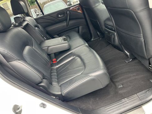 Used 2015 INFINITI QX80 4WD w/ Deluxe Technology Package image 14