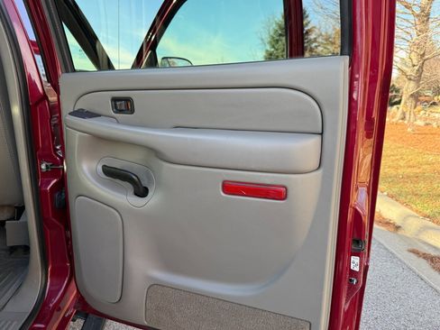 Used 2005 Chevrolet Silverado 2500 LT w/ Heavy-Duty Power Package image 52