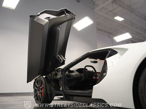 Used 2017 Ford GT image 38