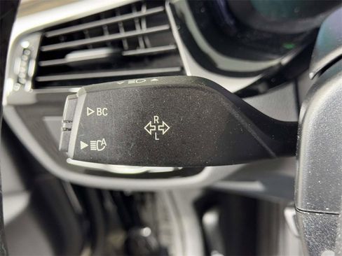 Used 2022 BMW 530i xDrive 530i xDrive w/ Convenience Package image 21