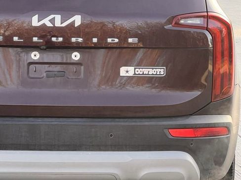 Used 2022 Kia Telluride LX image 5