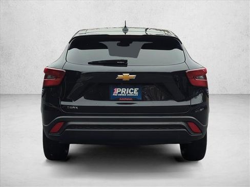 Used 2024 Chevrolet Trax LS image 6
