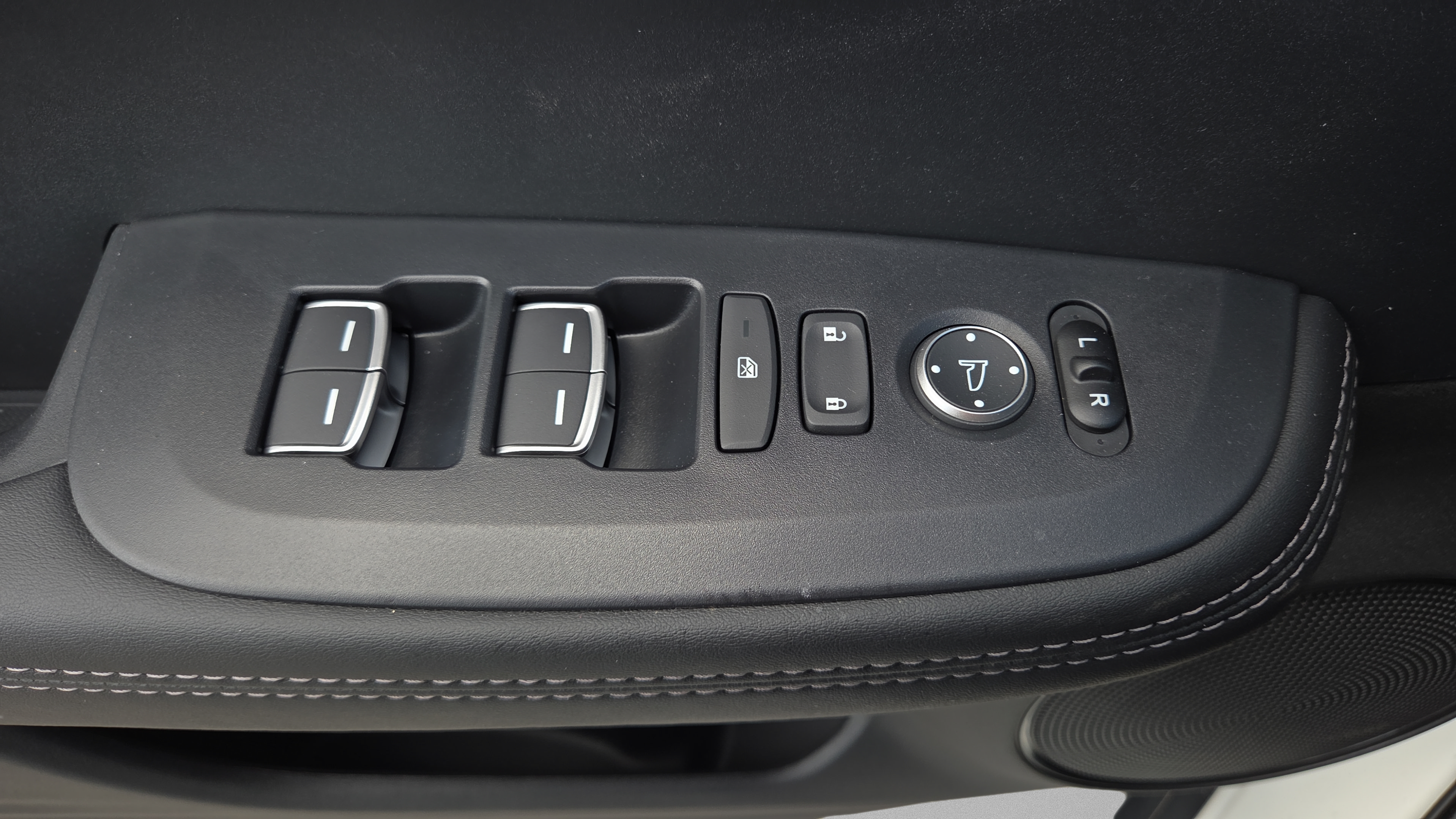Certified 2026 Acura ADX FWD image 33