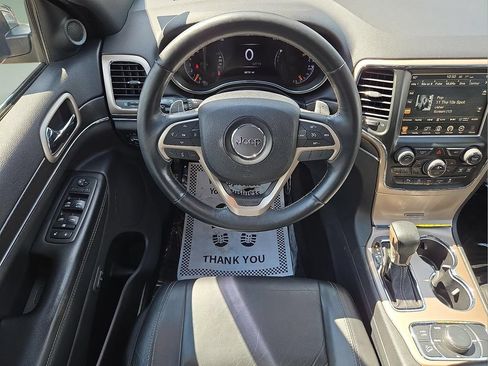 Used 2017 Jeep Grand Cherokee Limited AWD/4WD image 9
