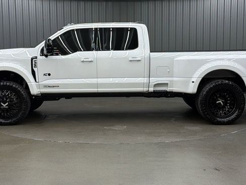 Used 2026 Ford F450 Platinum w/ Platinum Plus Package image 2