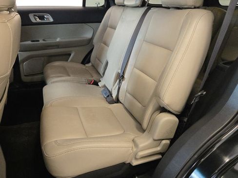 Used 2014 Ford Explorer XLT w/ Equipment Group 202A AWD/4WD image 15