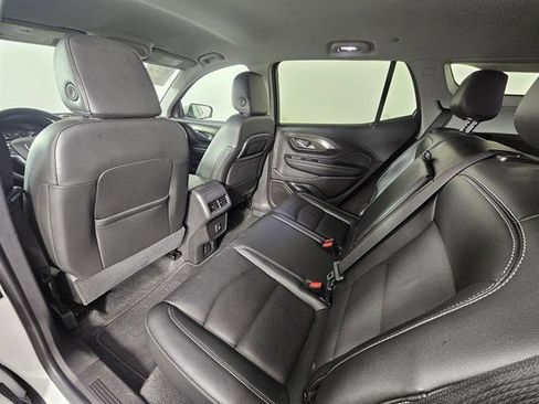 Used 2024 GMC Terrain SLT image 24