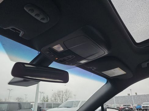 Used 2018 Lincoln MKX Reserve w/ Lincoln MKX Climate Package image 30