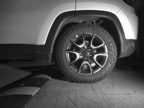 Used 2025 Jeep Compass Trailhawk image 14