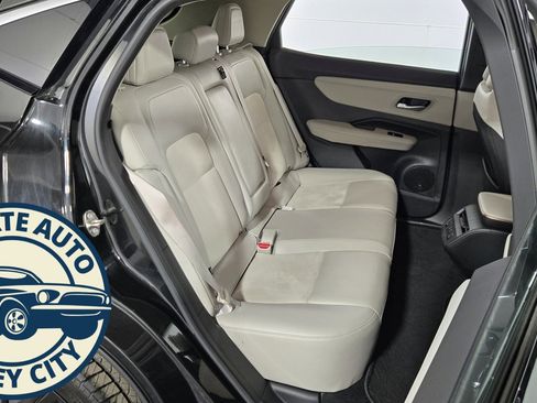 Used 2023 Nissan Ariya FWD image 37