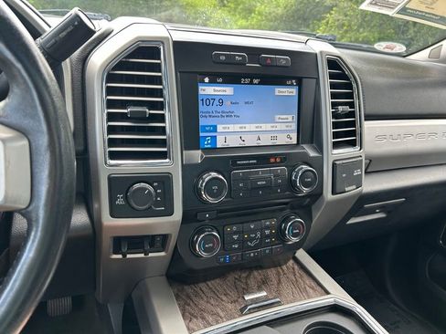 Used 2017 Ford F350 Lariat w/ Lariat Ultimate Package AWD/4WD image 29