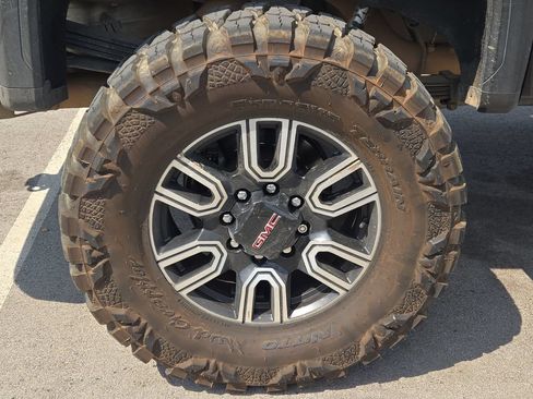 Used 2023 GMC Sierra 2500 AT4 w/ Gooseneck/5TH Wheel Package AWD/4WD image 5