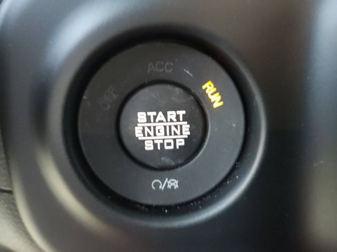 Used 2023 Jeep Gladiator Rubicon w/ Cold Weather Group image 31