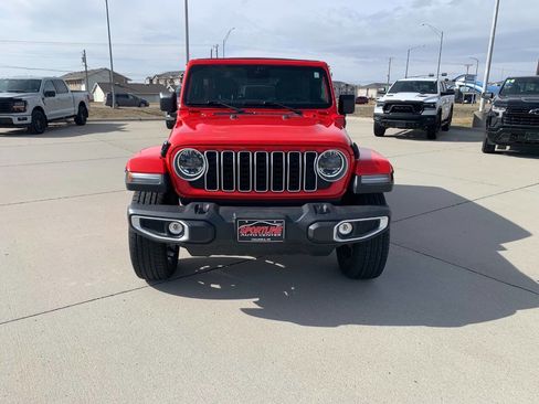 Used 2025 Jeep Wrangler Unlimited Sahara w/ Safety Group AWD/4WD image 8