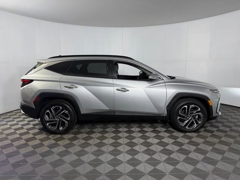 Used 2025 Hyundai Tucson Limited FWD image 3