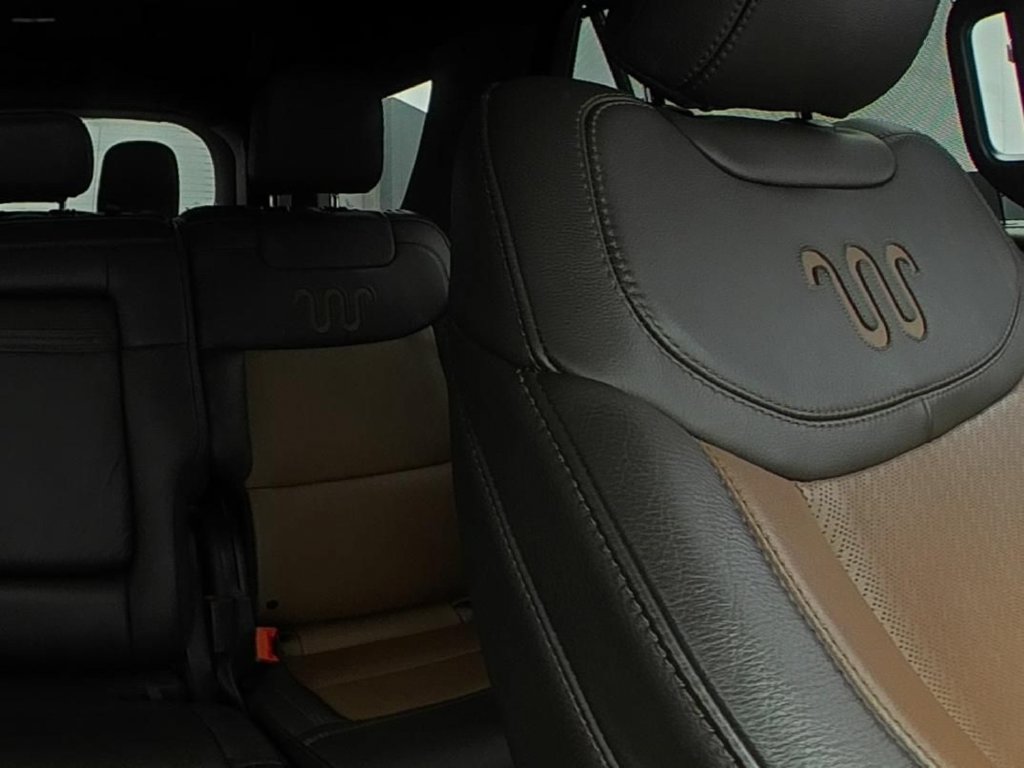 Used 2022 Ford Explorer King Ranch w/ Premium Technology Package RWD image 11
