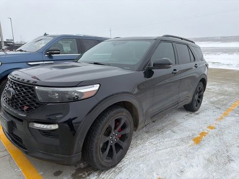 Used 2020 Ford Explorer ST w/ ST Street Pack image 5