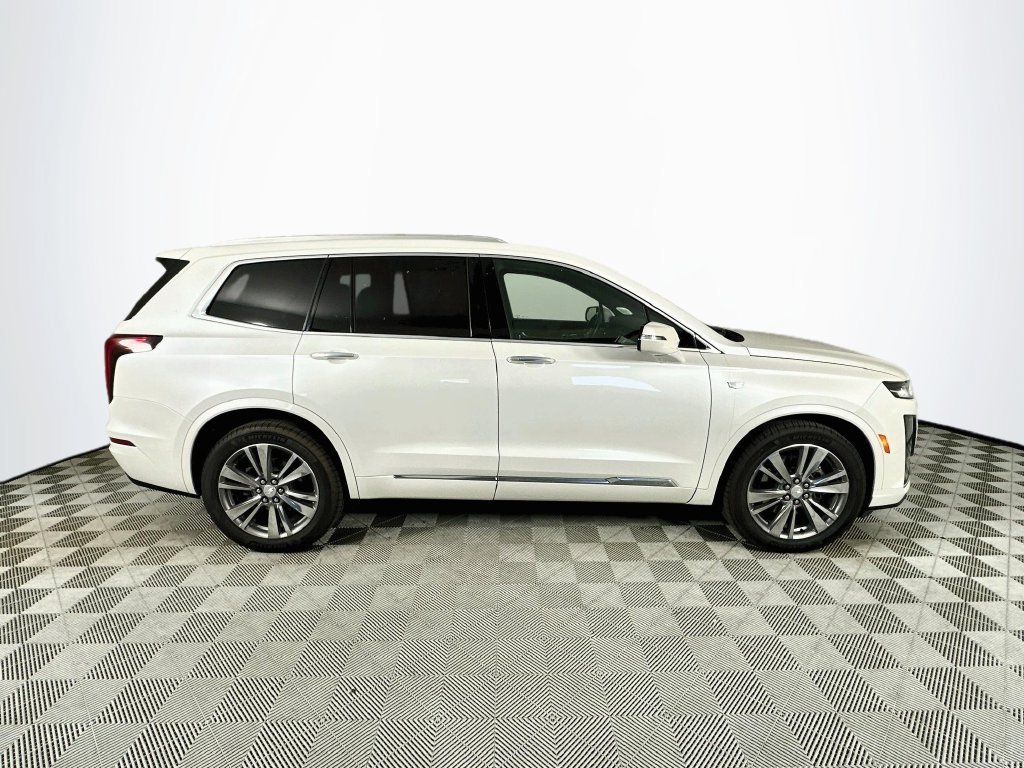 Used 2022 Cadillac XT6 Premium Luxury FWD image 8