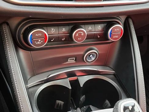 Used 2024 Alfa Romeo Stelvio Veloce image 29