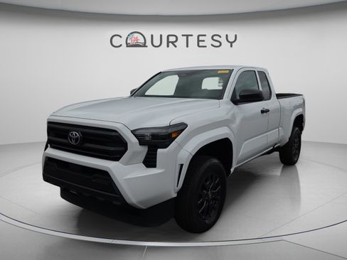Used 2024 Toyota Tacoma SR image 1