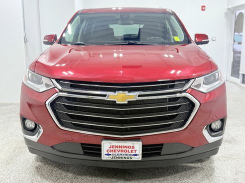 Used 2020 Chevrolet Traverse LT image 2